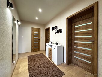 Zrekonštruovaný 4-izbový rodinný dom s garážou GALOVANY - 14