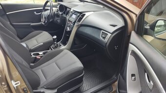 HYUNDAI i30 Len 99000 km 1,6GRDI - 14