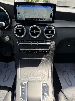 Mercedes-Benz GLC 300e Coupe 4Matic AMG Line 2020 - 14