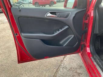 Mercedes-Benz B 220 CDI 2013 panoráma - 14