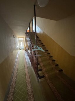 Trojpodlažný rodinný dom v kúpeľnom meste Dudinciach - 14