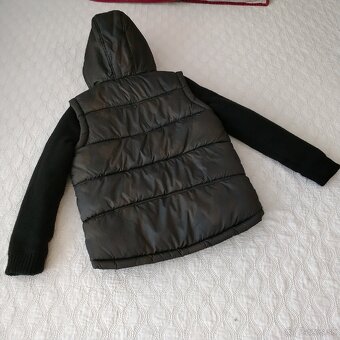 Teplá maskáčová hybridná army puffer bunda/vesta s kapucňou - 14