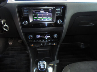 Škoda Rapid Spaceback SB 1.2 TSI 90k Ambition - 14