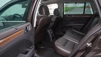 Škoda Superb Combi 2.0 TDI DSG Laurin&Klement - 14