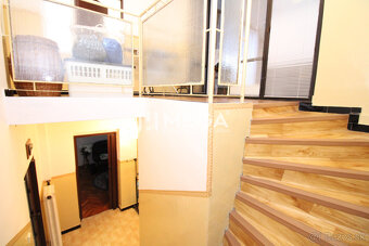 NA PREDAJ RODINNÝ DOM S PANORAMATICKÝM VÝHĽADOM NA HUMENNÉ - 14