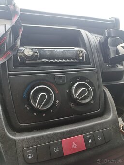 Predám odtahovy special do 3,5t - 14