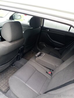 Toyota Avensis Combi - 14