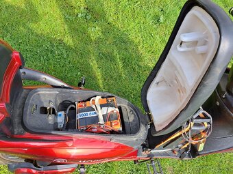 Elektrický skuter z dvoma batériami. - 14