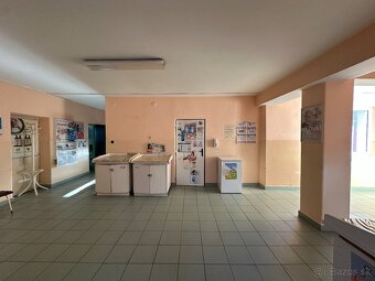 Kompletne zariadená ambulancia v zdravotnom stredisku v Trst - 14