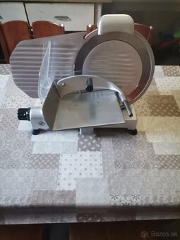 PREDAM RÔZNE PROFESIONÁLNE GASTRO NAREZOVE STROJE-KRAJAČE - 14