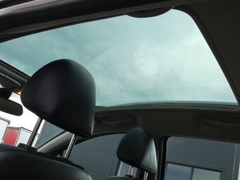 Peugeot 207 1.6 HDI SW panorama digi.klima - 14