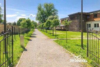 DO DOMČEKA | REZERVOVANÉ Priestranný 5-izbový bungalov so zá - 14