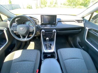 TOYOTA  RAV4  2,0  129kW - 14