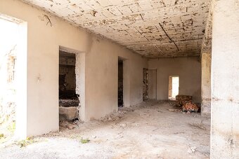 POĽNOHOSPODÁRSKA BUDOVA V OBCI CIGLA - 14