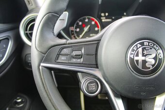 "Predané" Alfa Romeo Giulia 2.2 JTDM Veloce AT AWD - 14