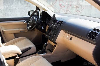 Volkswagen Touran 1.6 TDI DSG - 14