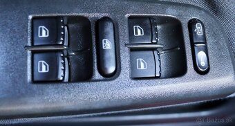 Škoda Octavia Combi 1.6i TOUR - 14