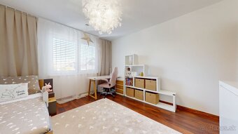 NADŠTANDARDNÝ RODINNÝ DOM - 14