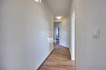 Na prenájom priestranný, zariadený 4-izbový byt s krásnym vý - 14