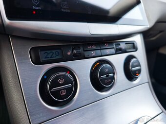 Volkswagen Passat B6 Highline Combi 2.0TDI automat - 14
