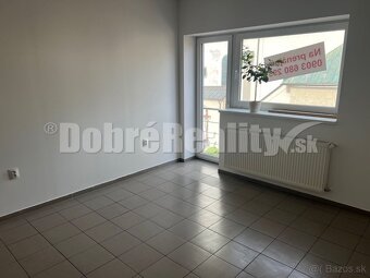 Ponukame na prenájom exkluzívne kancelárske a prevádzkové pr - 14