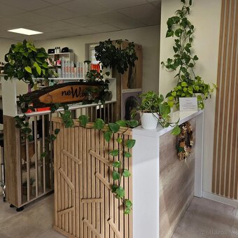 ODSTÚPIM zabehnutý kadernícky salón s novým HEAD SPA
 - 14