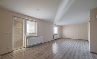 5 i nadštandardný RD s výhľadom na jazero - Trnovec n/Váhom - 14