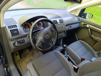 VW Touran 2.0 TDI kúpené na Slovensku - 14