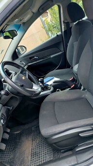 Chevrolet Cruze 1.6 benzín - 14