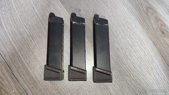 Predám Airsoft Glock NML589 - 14