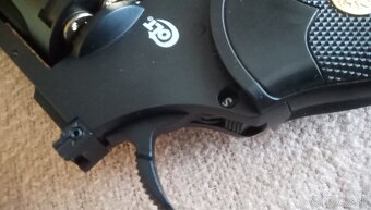 CO2 Revolver - 14