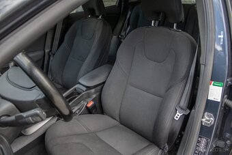 Volvo V40 2018 88kw 115t km aj na splátky - 14
