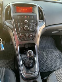 Opel Astra 1.4 Turbo ZNÍŽENÁ CENA - 14