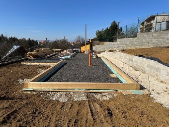Rozostavaný RD s projektom, stavebným povolením a pozemkom - 14