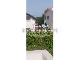 ZUKVE - dom 3. rad pri mori - dve bytové jednotky - 14