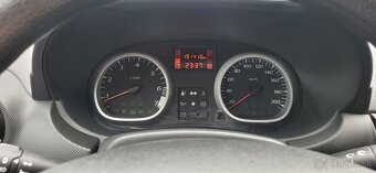 Dacia Duster 1.6i benzin 4x4 MT/6 - 14