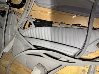 Mercedes W211 E-class Interier - 14