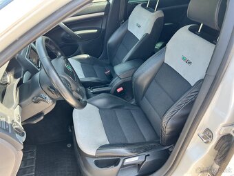 Škoda Octavia Combi 2.0 TDI CR DPF RS DSG - 14