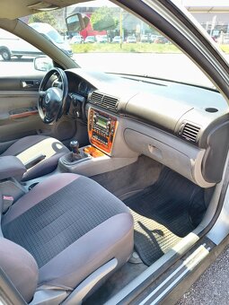 Volkswagen Passat 1.9 TDI Comfortline 4-Motion - 14