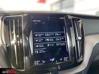 Volvo XC60 B4 145 kW AWD Geartronic R-Desing - 14