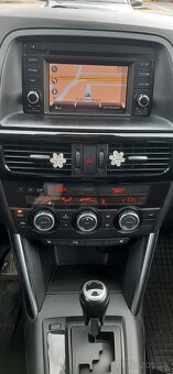 Mazda CX-5  2,2 DIESEL Automat, 4×4 110KW , biela metaliza - 14