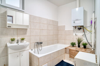 Na predaj 4-izbový rodinný dom v obci Zeleneč - 14