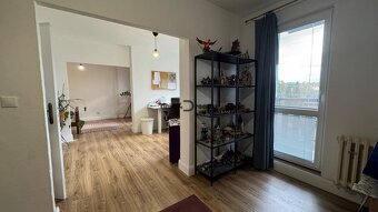 NA PREDAJ 9 izbový rodinný dom v obci Cabaj Čápor - 14