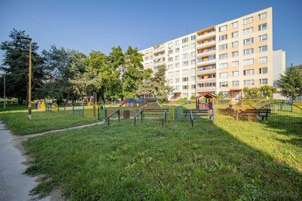 Udržiavaný 3-izbový byt v pôvodnom stave – Gagarinovo námest - 14