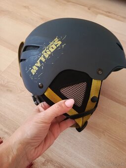 Lyžiarsky set lyže, lyžiarky,prilba paličky - 14