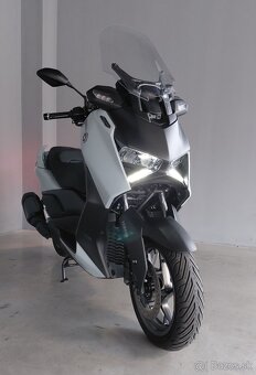 Yamaha XMAX 300 - Tech MAX - 14