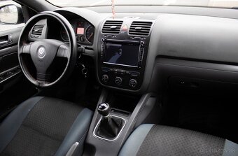 Volkswagen Jetta 1.9 TDI Sportline - 14