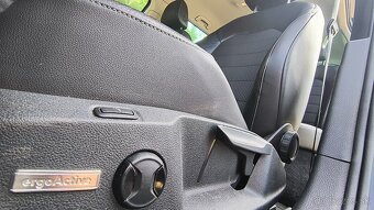 Predám Volkswagen Golf Variant 1.6 TDI CXXB 110k DSG EU6b - 14