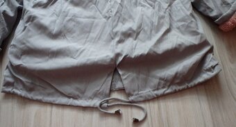 Šedá vetrovka s ružovou kožušinkou - 14