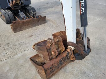 BOBCAT E19 - 14